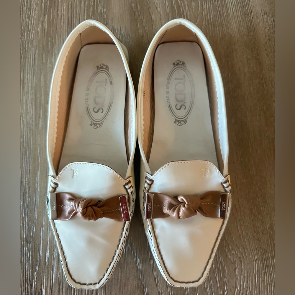 Tod’s off white color women’s flat shoes size 5 (36)